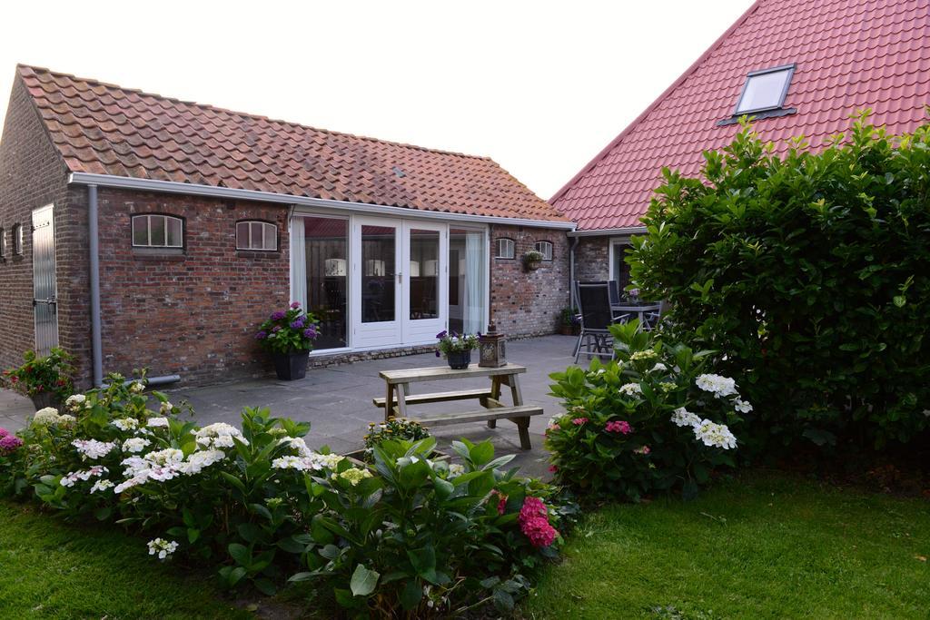 Appartementen Verhuur De Trijehoek Stiens Exterior photo